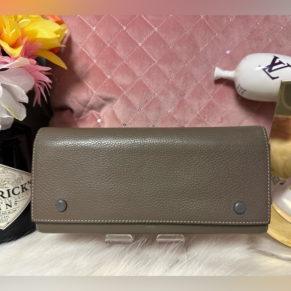 AUTHENTIC CELINE LARGE FLAP MULTIFUNCTION WALLET GRAY CALFSKIN LEATHER ITALY - Picture 2 of 13